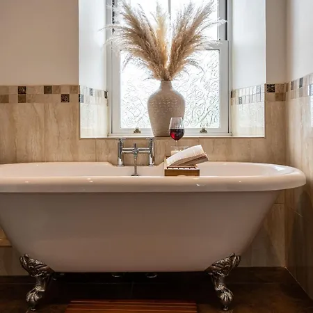 Fairfield House Tatil Evi